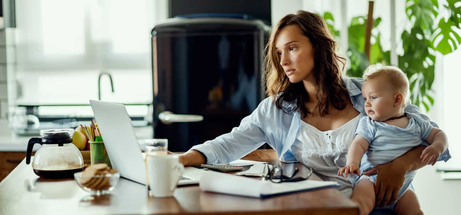 15 formas reales de ganar dinero desde casa siendo mamá